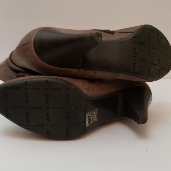 Sz 7 Janet & Janet brown/taupe Boot w opening - Picture 6 of 8